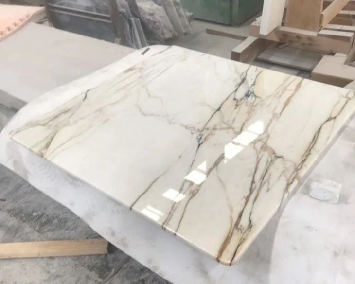 Calacatta Gold Marble Kitchen Countertop (3) Calacatta Gold Marble Kitchen Countertop (3)